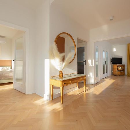 Apartment For 6 People Near Royal Baths Park By Renters Prestige Varşova Dış mekan fotoğraf