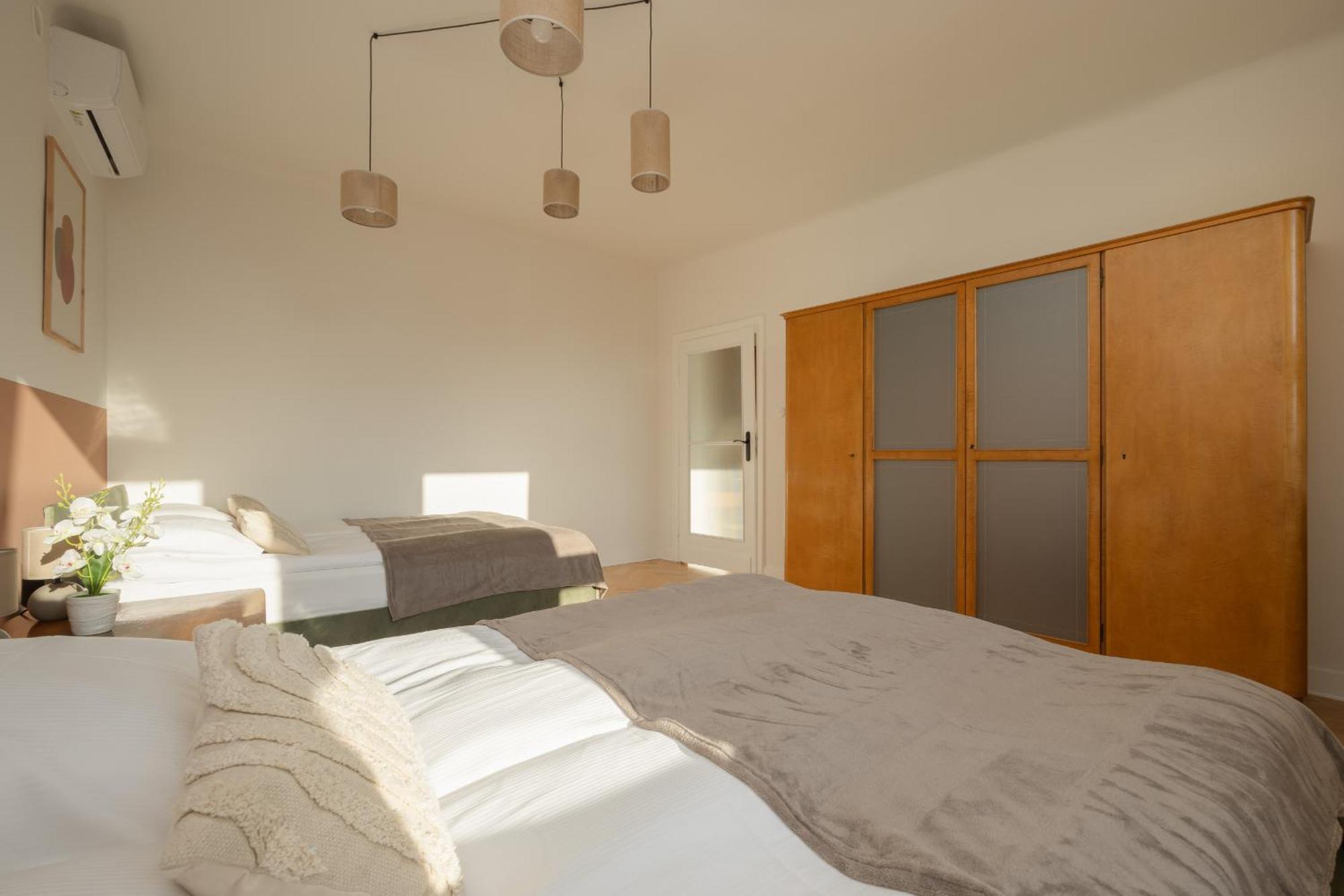 Apartment For 6 People Near Royal Baths Park By Renters Prestige Varşova Dış mekan fotoğraf